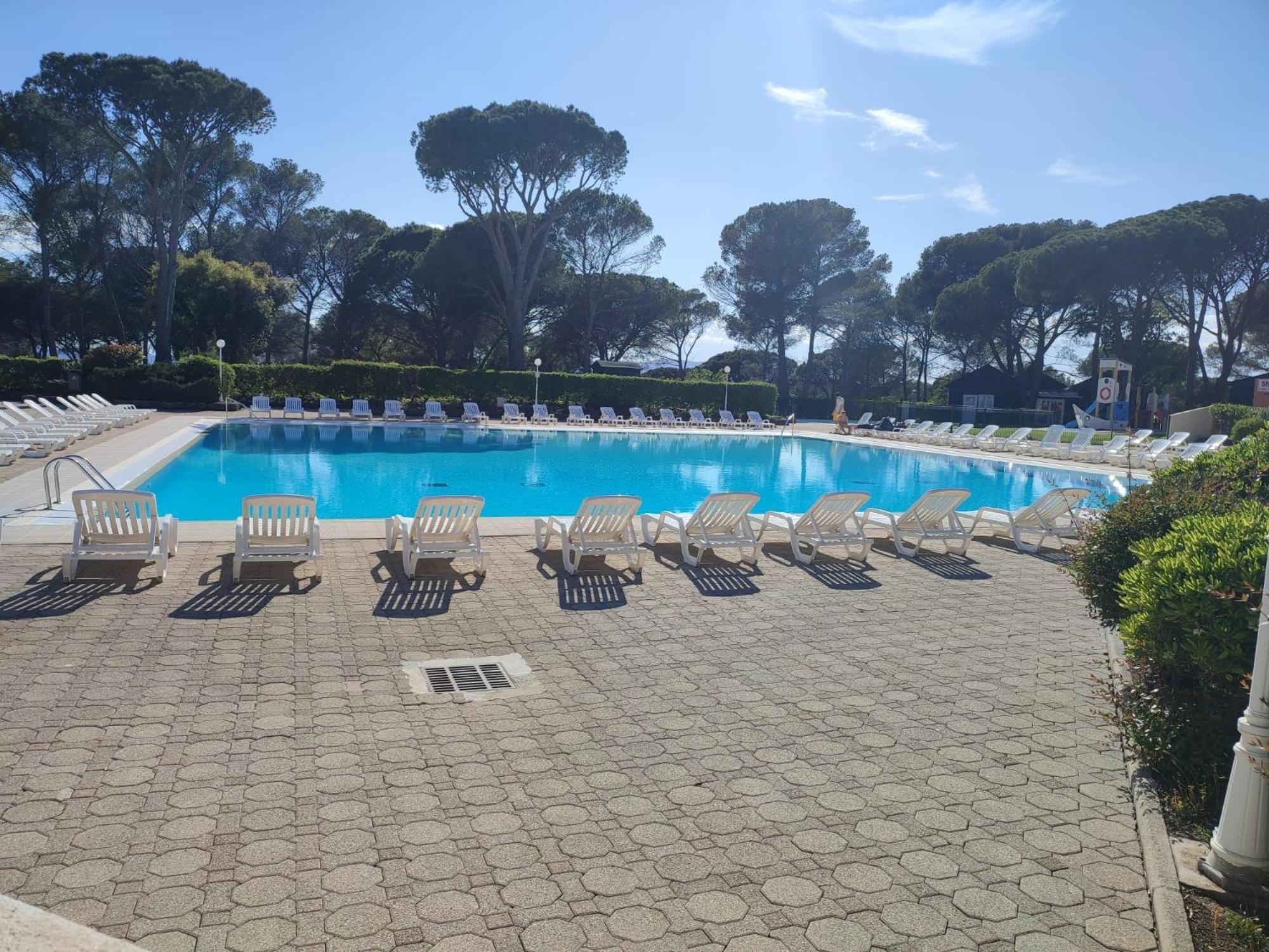 Charmant 2 Pieces Au Coeur Des Golfs De Saint Raphael Екстериор снимка